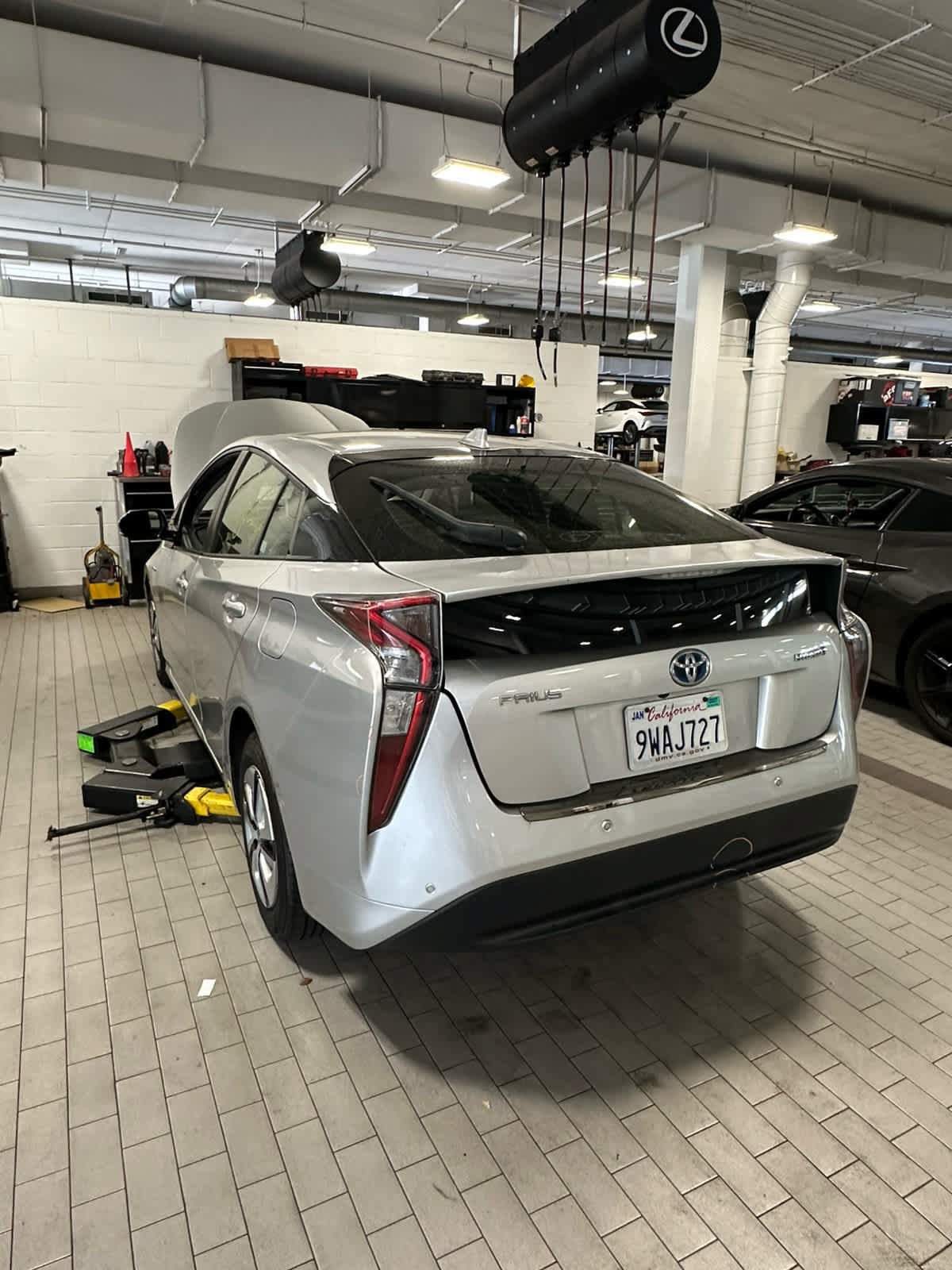 Used 2017 Toyota Prius Two w/ Prius Two Safety Plus Package FWD image 5