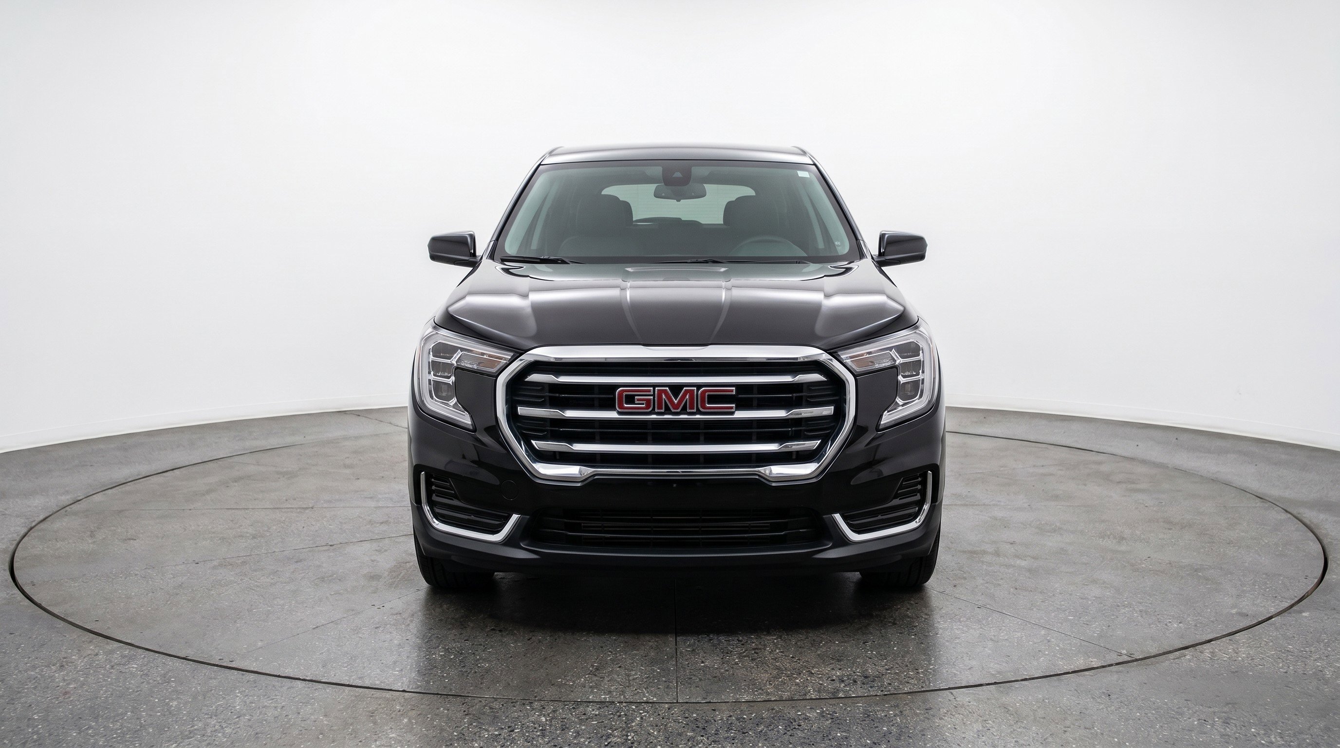Used 2024 GMC Terrain SLE FWD image 2