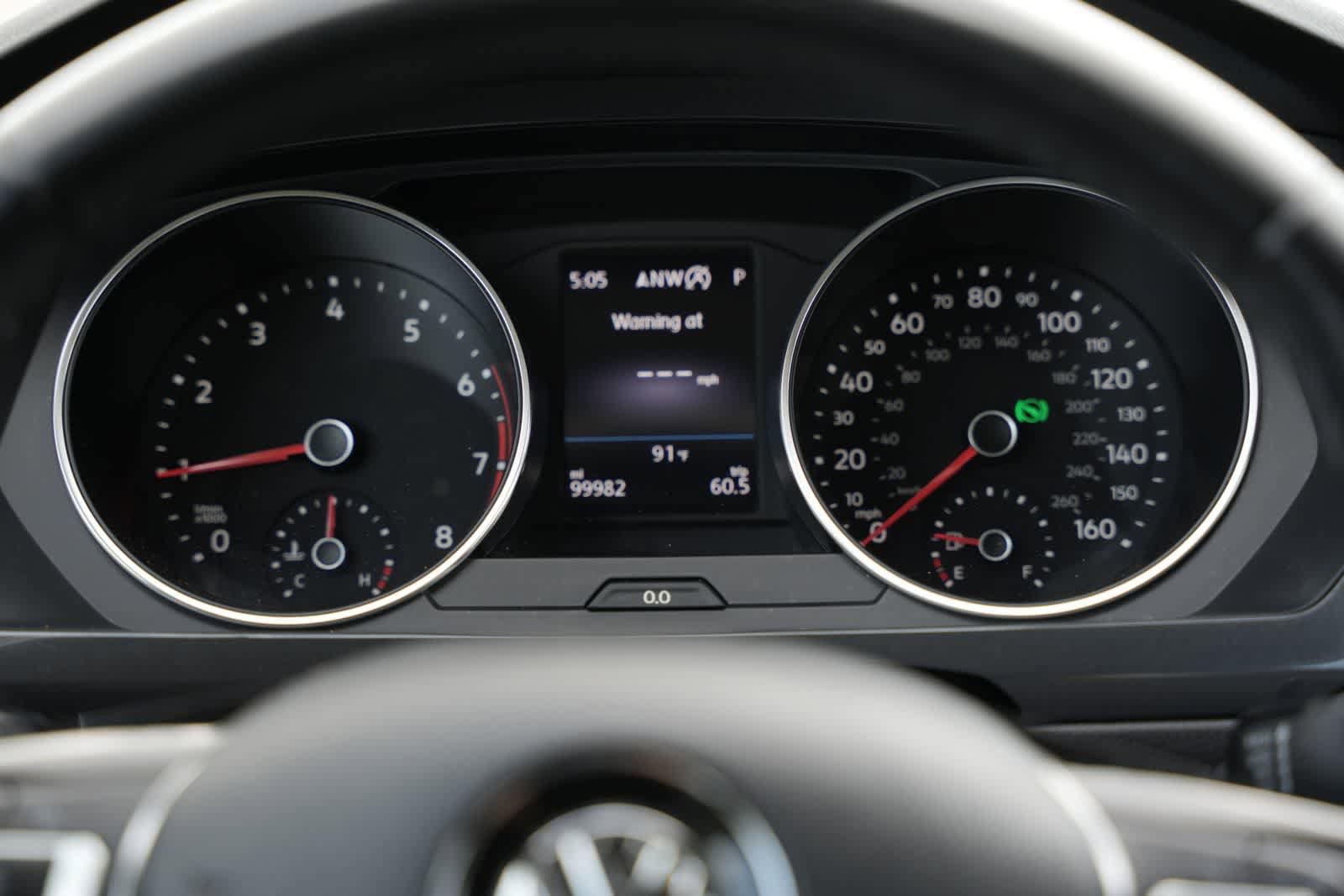 Used 2018 Volkswagen Tiguan SE w/ 3rd Row Seat Package AWD/4WD image 12