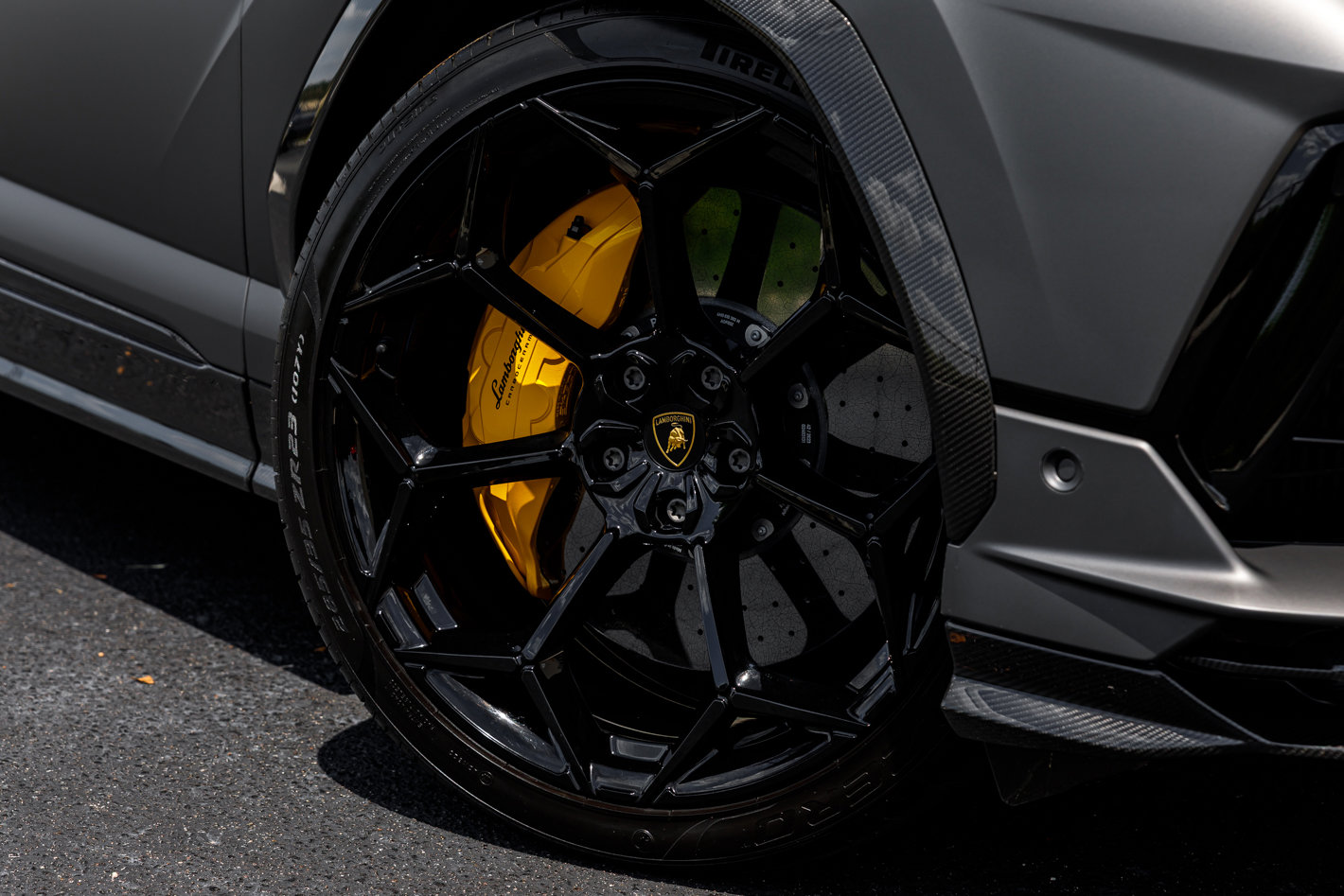 Used 2024 Lamborghini Urus Performante AWD/4WD image 22