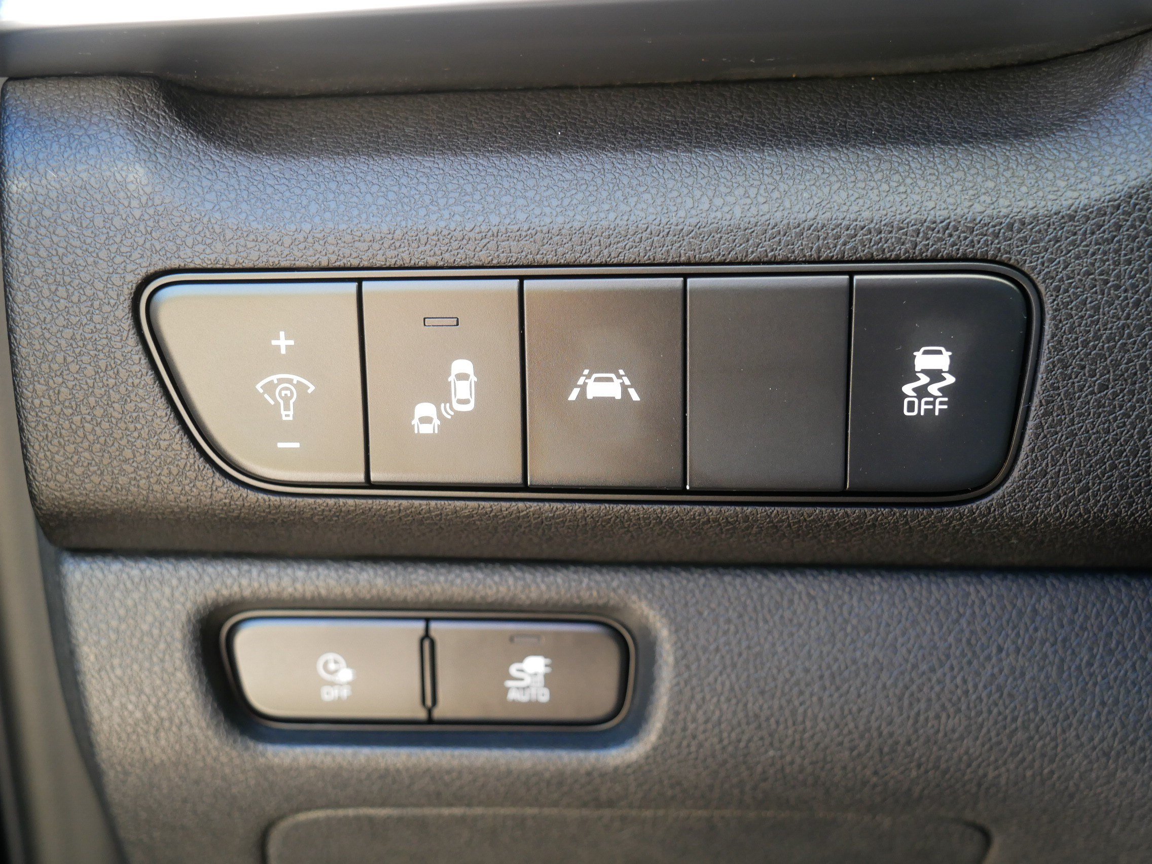 Used 2022 Kia Niro EX w/ Cold Weather Package FWD image 26
