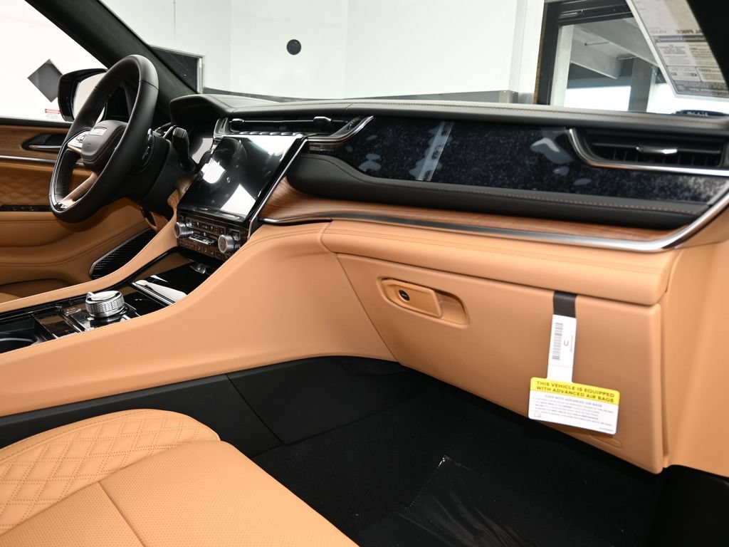 New 2025 Jeep Grand Cherokee L Summit AWD/4WD image 50