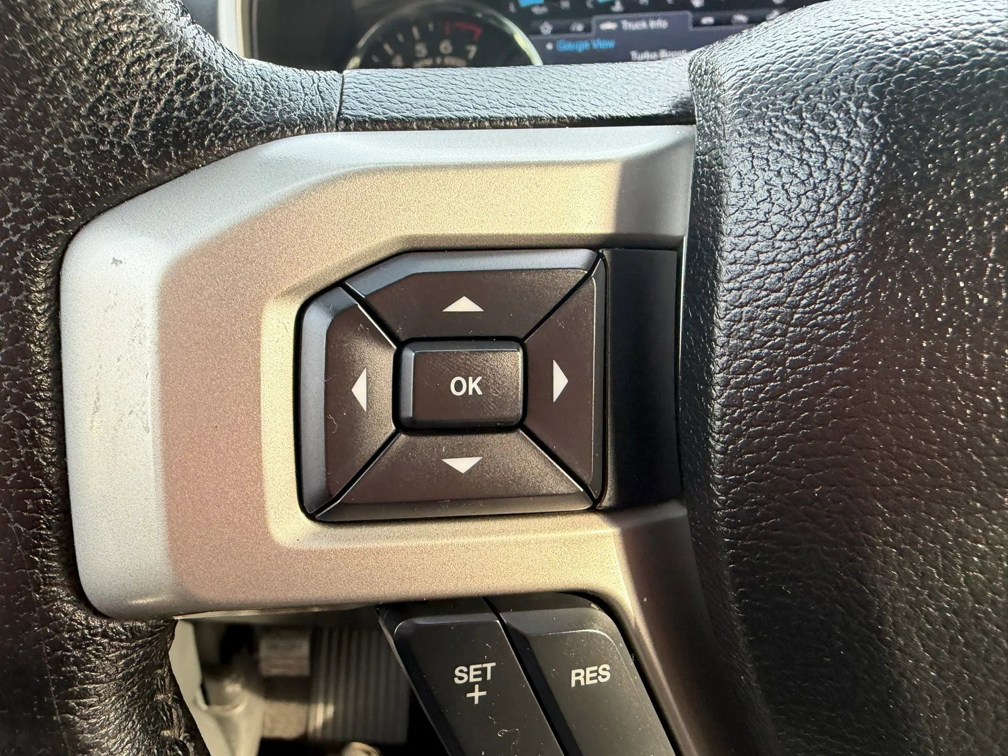 Used 2015 Ford F150 Lariat image 13