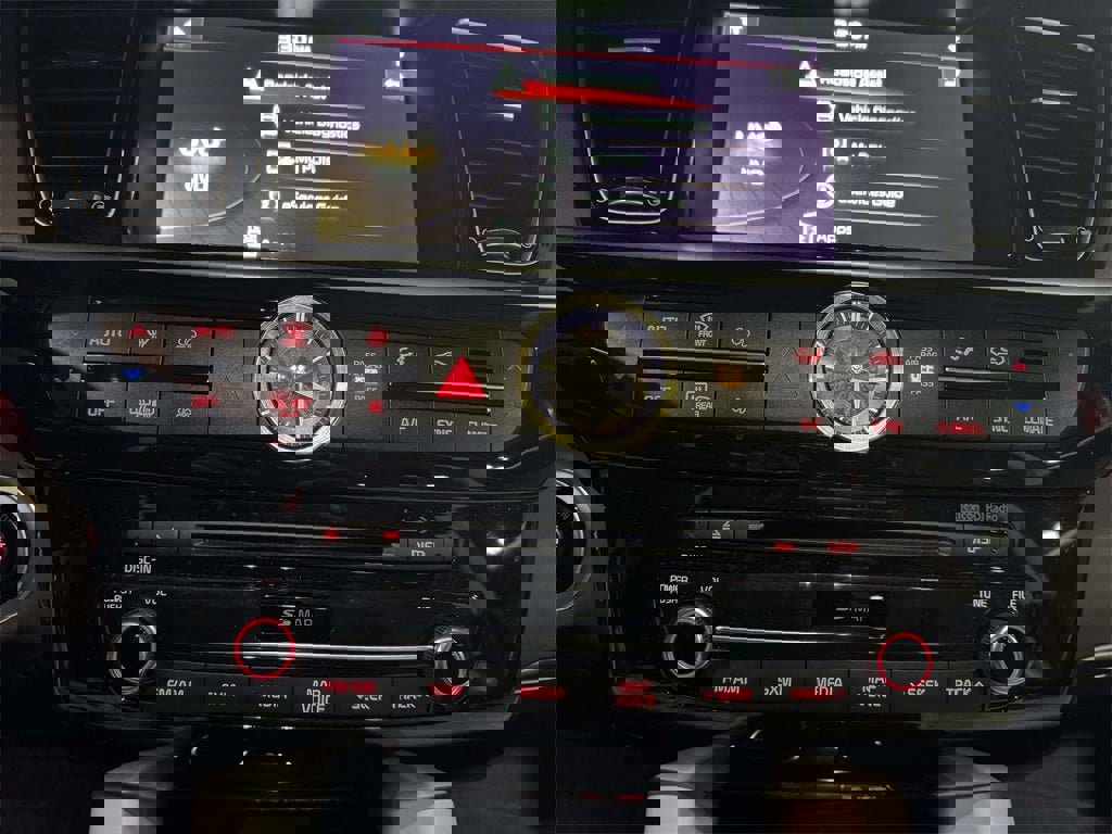 Used 2016 Kia K900 Luxury image 30