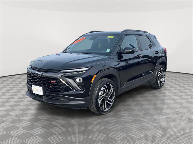 Used 2025 Chevrolet TrailBlazer RS w/ Driver Confidence Package image 3