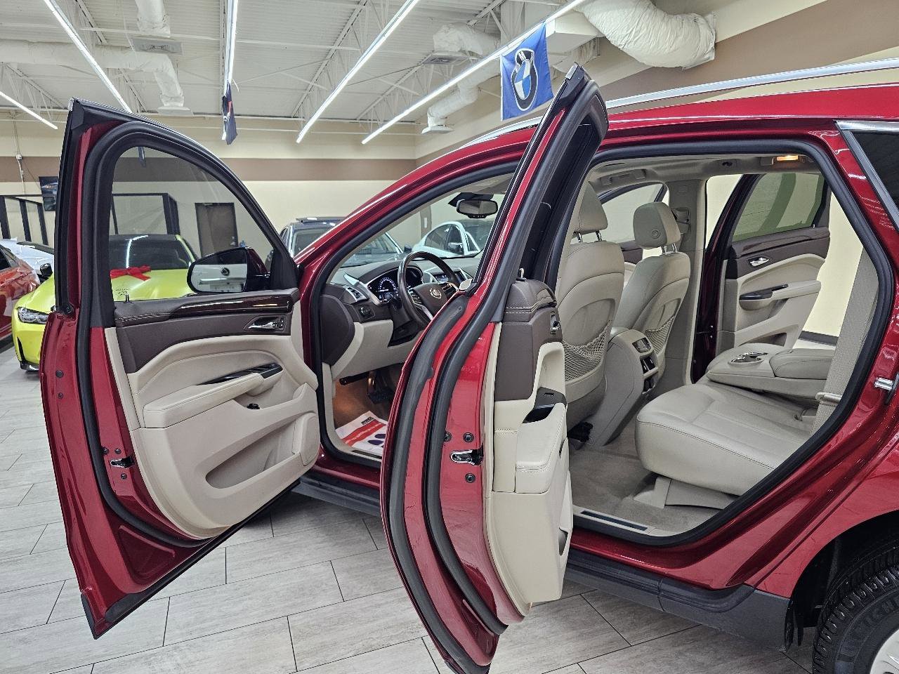 Used 2015 Cadillac SRX Premium w/ Driver Assist Package image 16