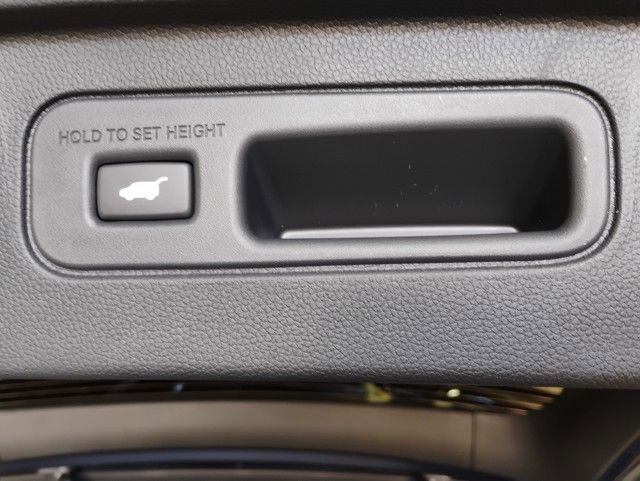 New 2025 Honda Pilot Touring image 14
