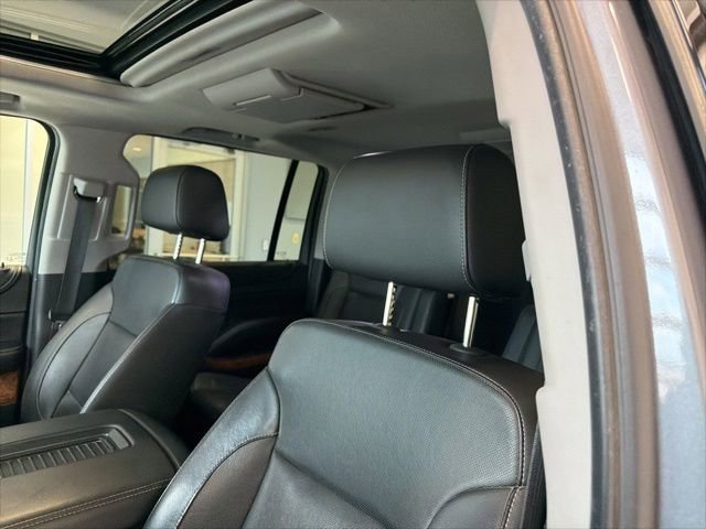 Used 2018 Chevrolet Suburban Premier AWD/4WD image 15
