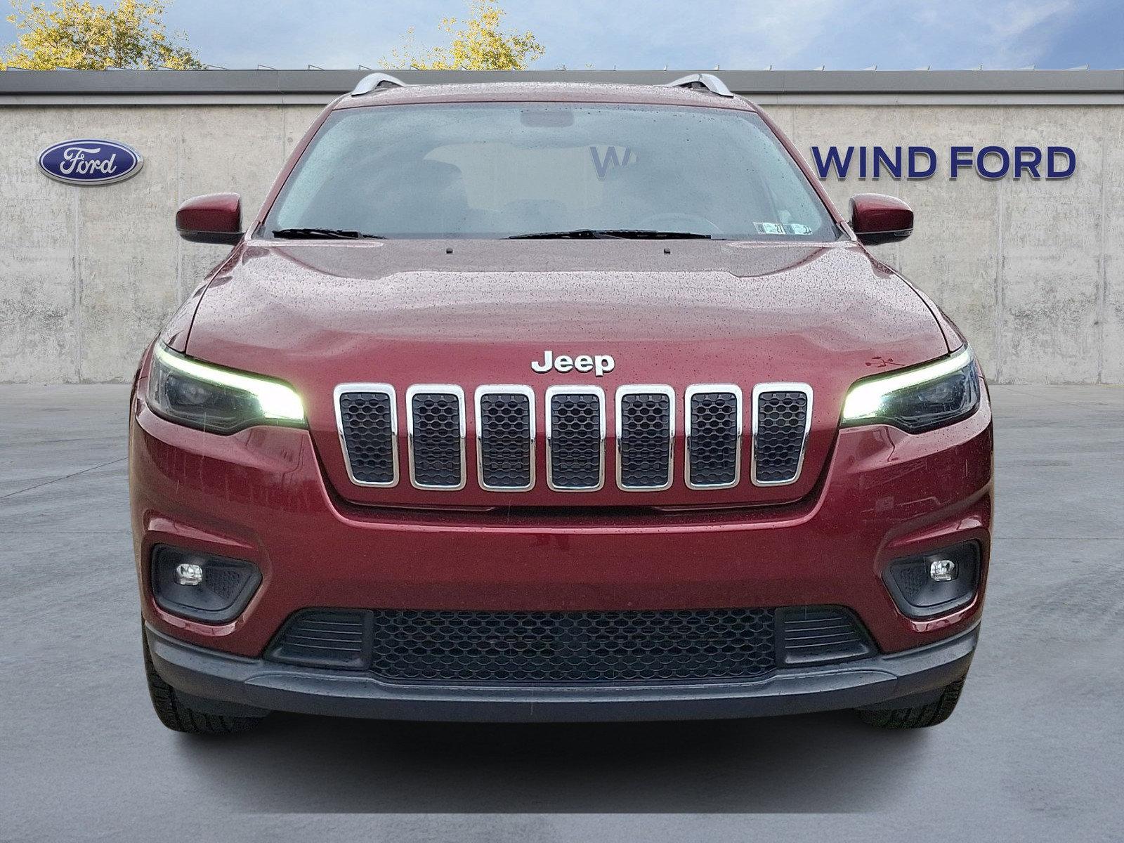 Used 2019 Jeep Cherokee Latitude Plus image 2
