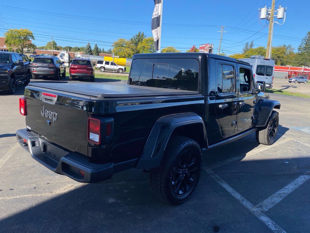 Used 2024 Jeep Gladiator Sport image 5