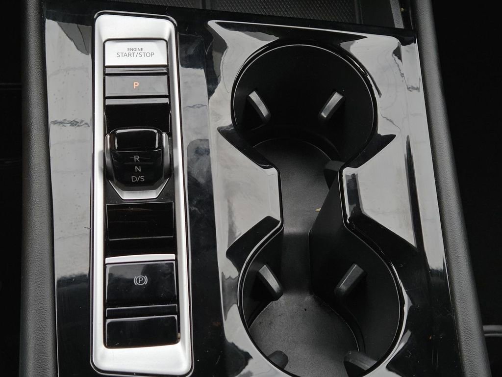 Used 2024 Volkswagen Atlas SE image 14