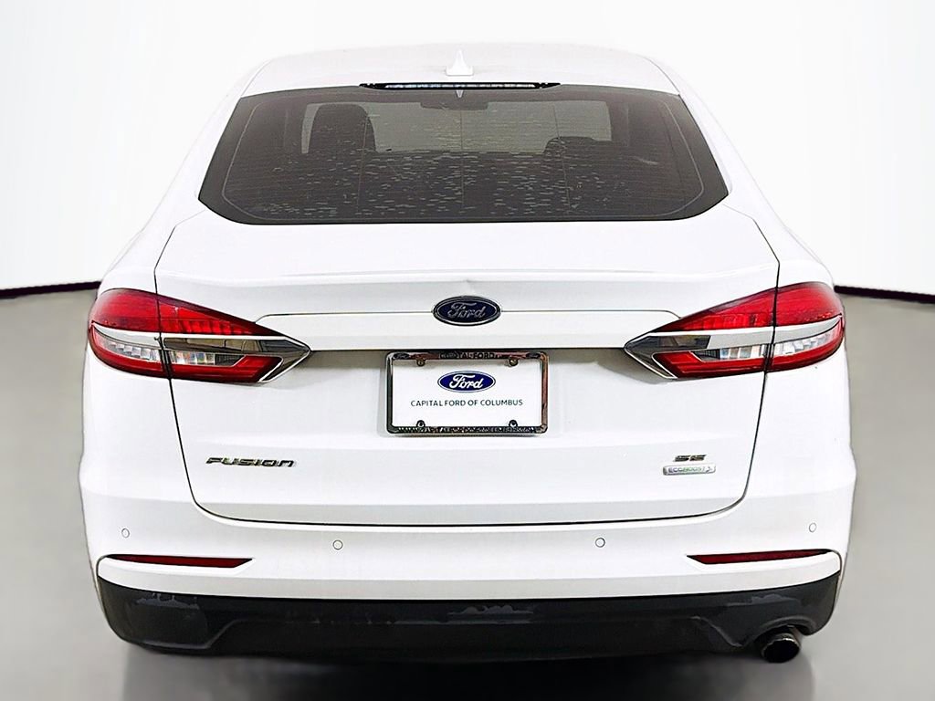 Used 2020 Ford Fusion SE image 9