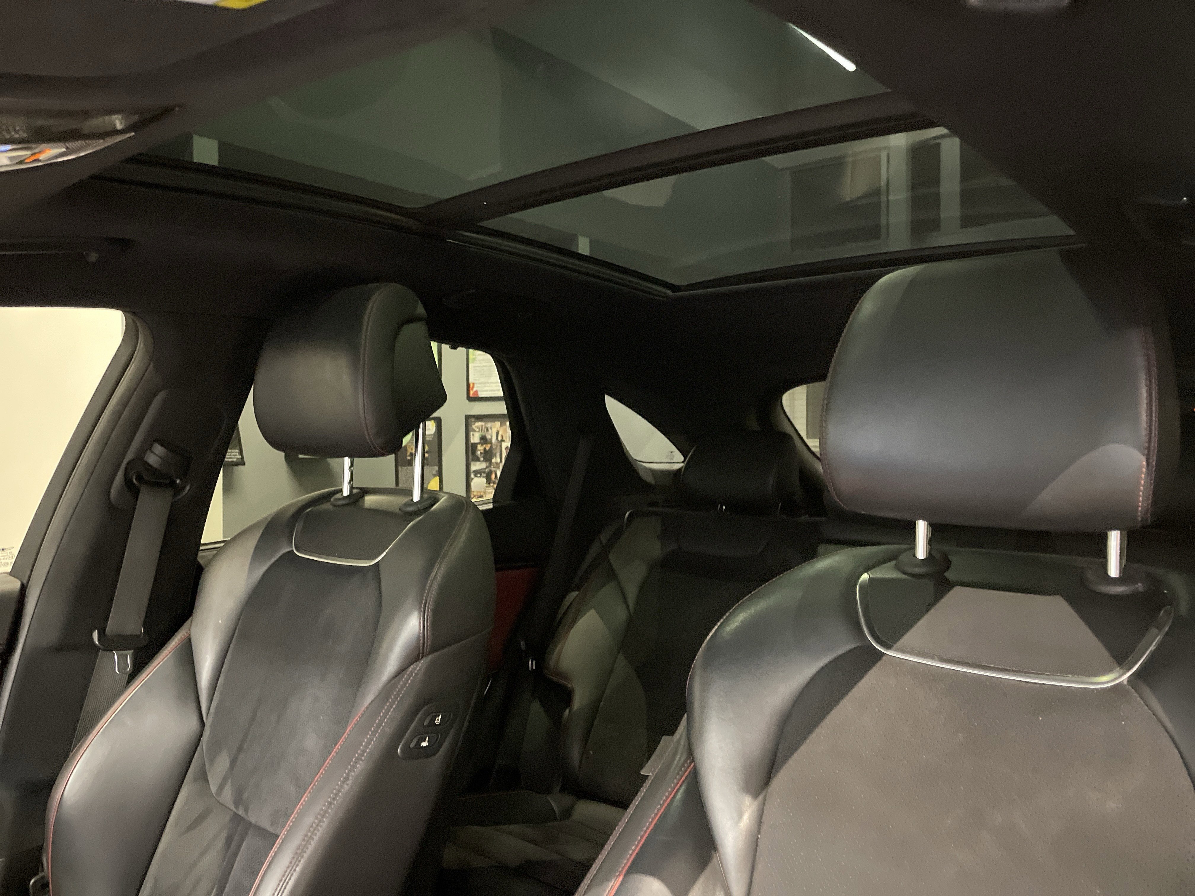 Used 2022 Genesis GV70 3.5T Sport w/ Sport Prestige Package image 38