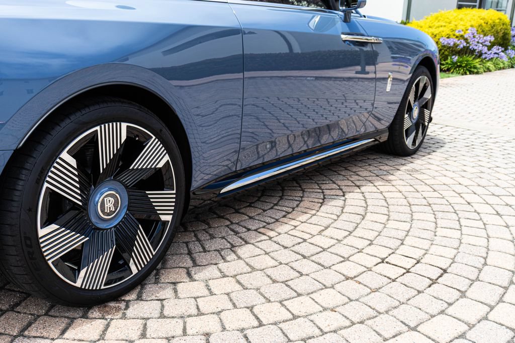 Used 2025 Rolls-Royce Spectre w/ Leather Finishing Pack AWD/4WD image 19