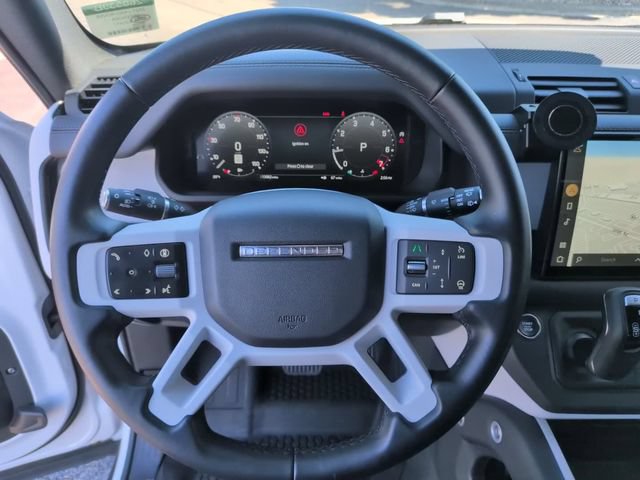 Used 2025 Land Rover Defender 110 X-Dynamic SE AWD/4WD image 19