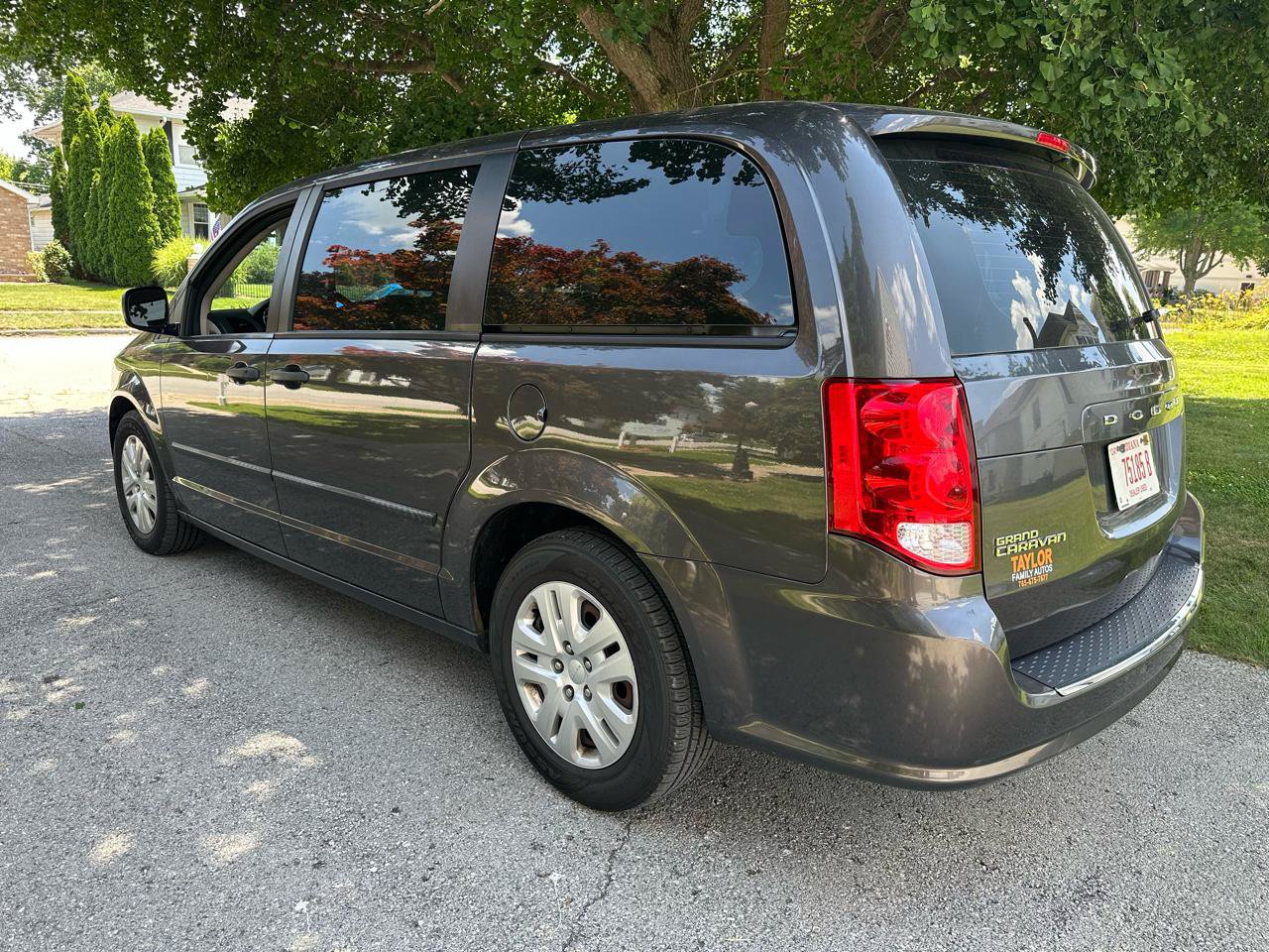 Used 2015 Dodge Grand Caravan American Value Package w/ UConnect Hands-Free Group FWD image 5
