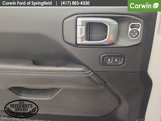 Used 2023 Jeep Gladiator Overland w/ Cold Weather Group image 34