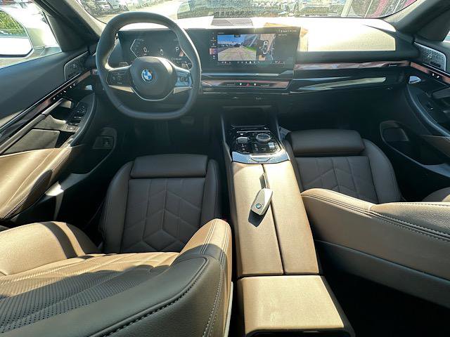 Certified 2024 BMW 540i xDrive w/ Premium Package image 20
