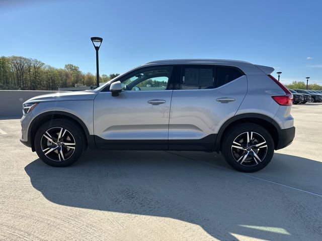 Certified 2025 Volvo XC40 B5 Core image 5