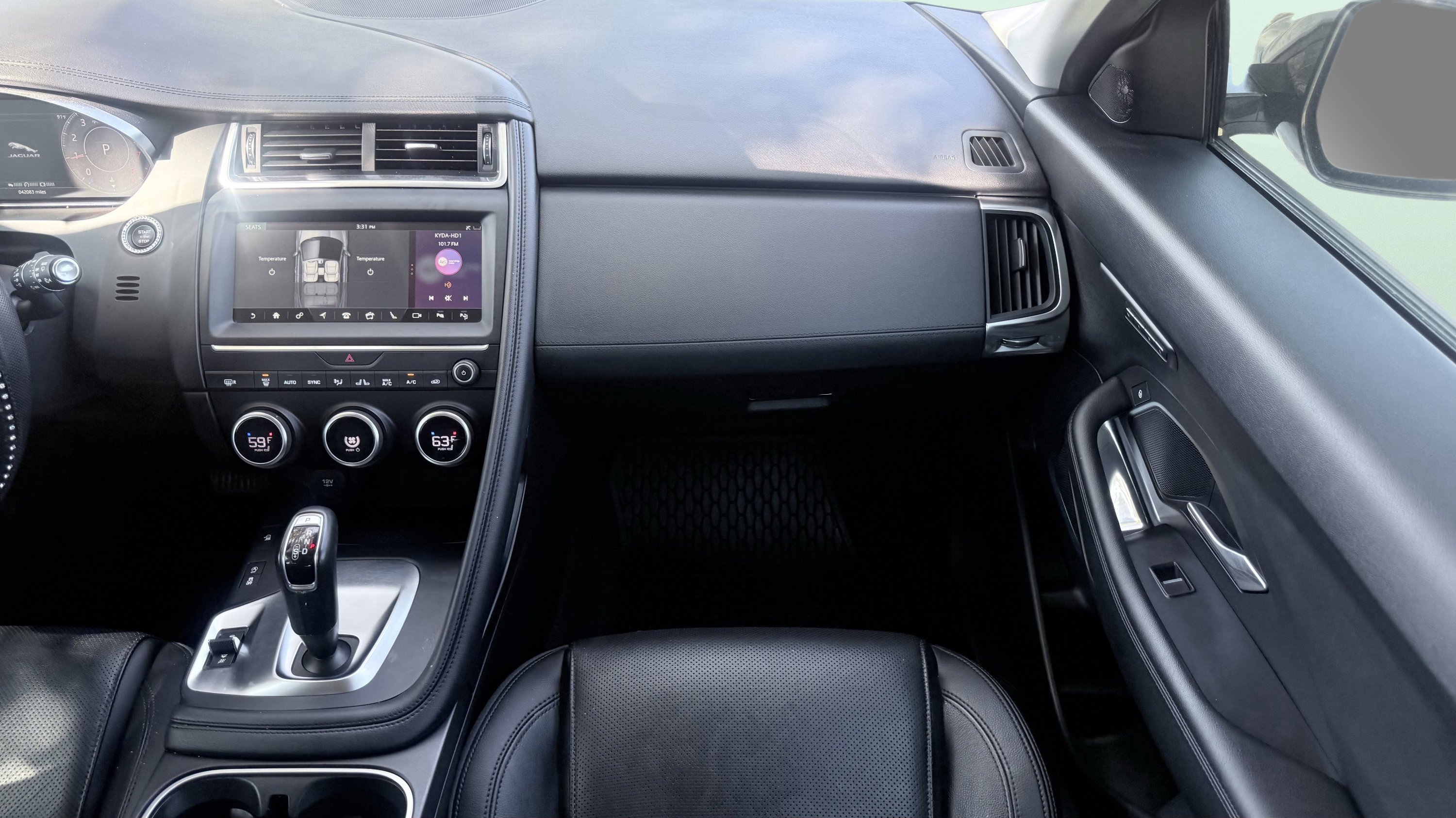 Used 2020 Jaguar E-PACE SE image 57