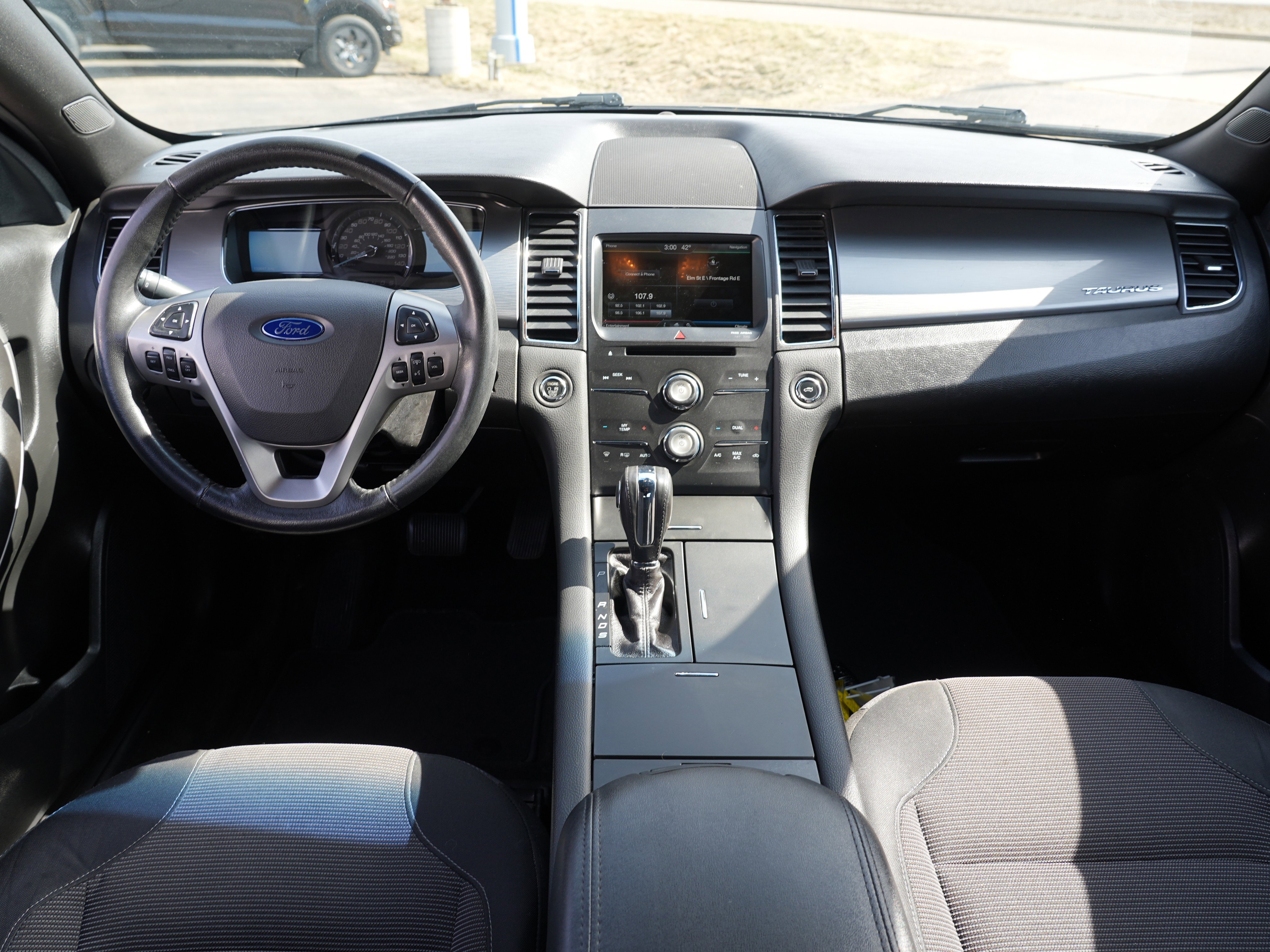 Used 2015 Ford Taurus SEL w/ Equipment Group 201A image 28