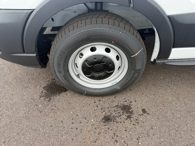 New 2027 Ford Transit 250 148 Medium Roof RWD image 17