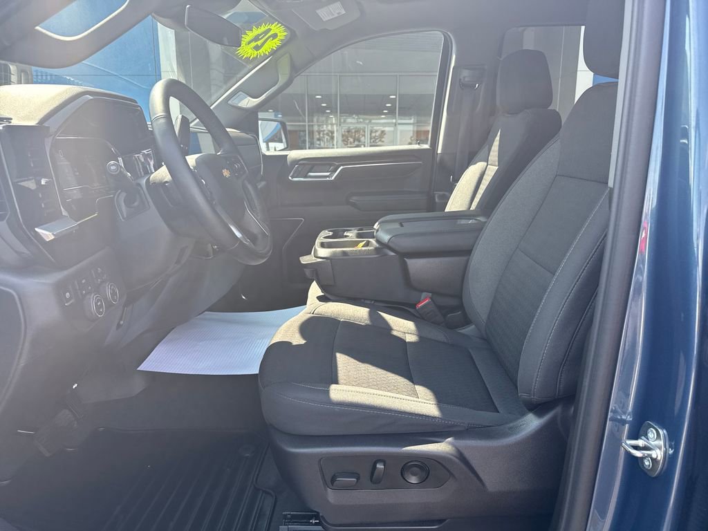 Used 2024 Chevrolet Silverado 1500 LT image 11