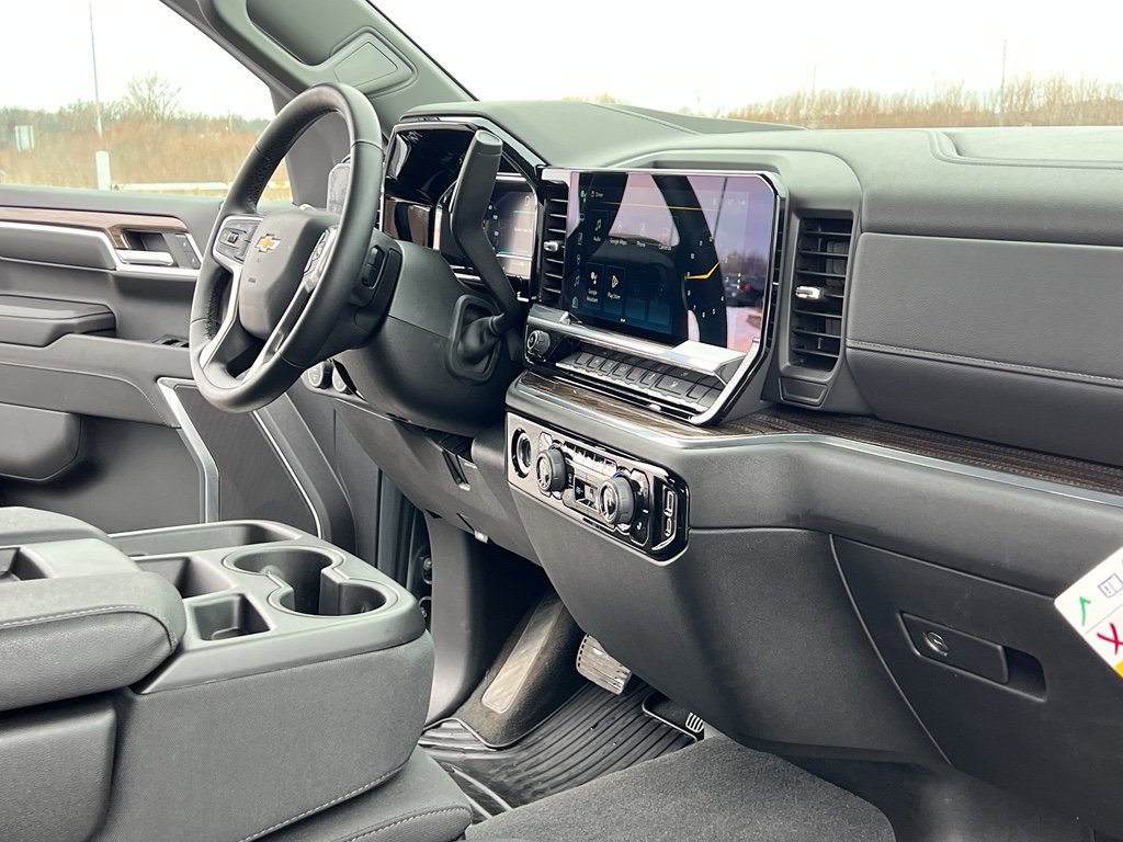 Used 2024 Chevrolet Silverado 1500 LT image 27