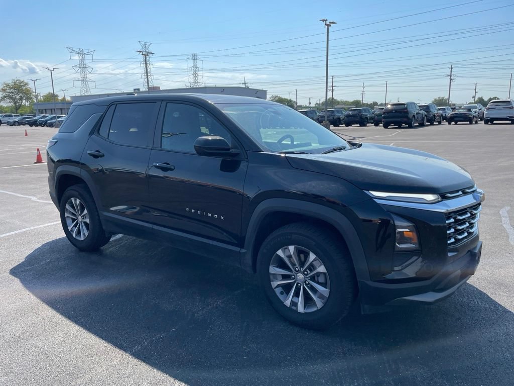 Used 2026 Chevrolet Equinox LT AWD/4WD image 7