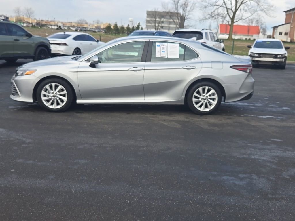 Used 2023 Toyota Camry LE image 4