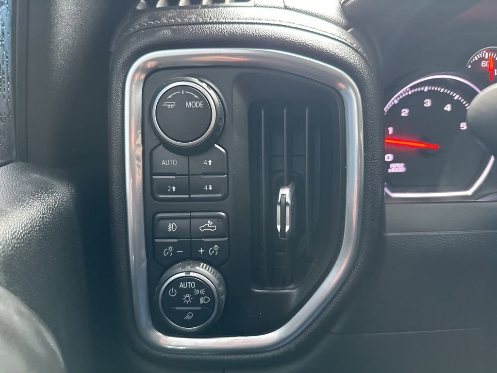 Used 2020 Chevrolet Silverado 2500 LTZ w/ LTZ Convenience Package image 24