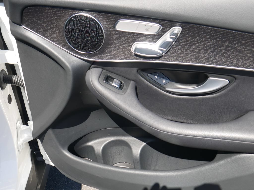 Used 2022 Mercedes-Benz GLC 300 4MATIC image 25