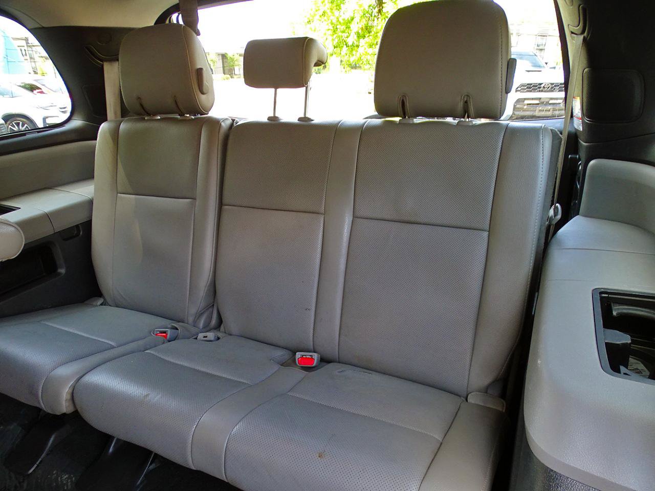 Used 2018 Toyota Sequoia Platinum AWD/4WD image 33