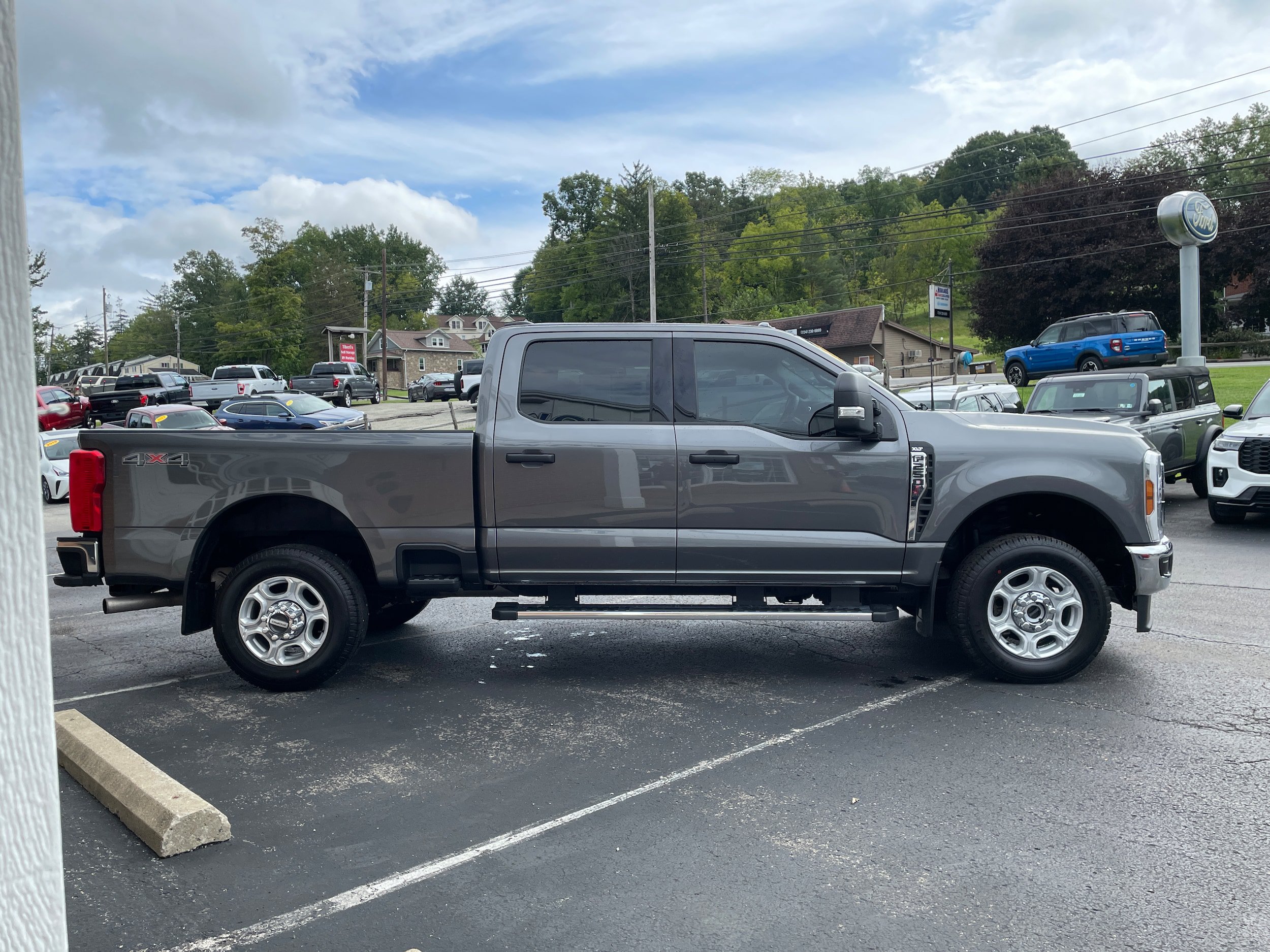 Used 2025 Ford F250 XLT w/ Camper Package AWD/4WD image 4