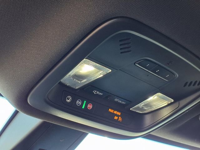 Used 2023 Chevrolet Traverse LT image 15