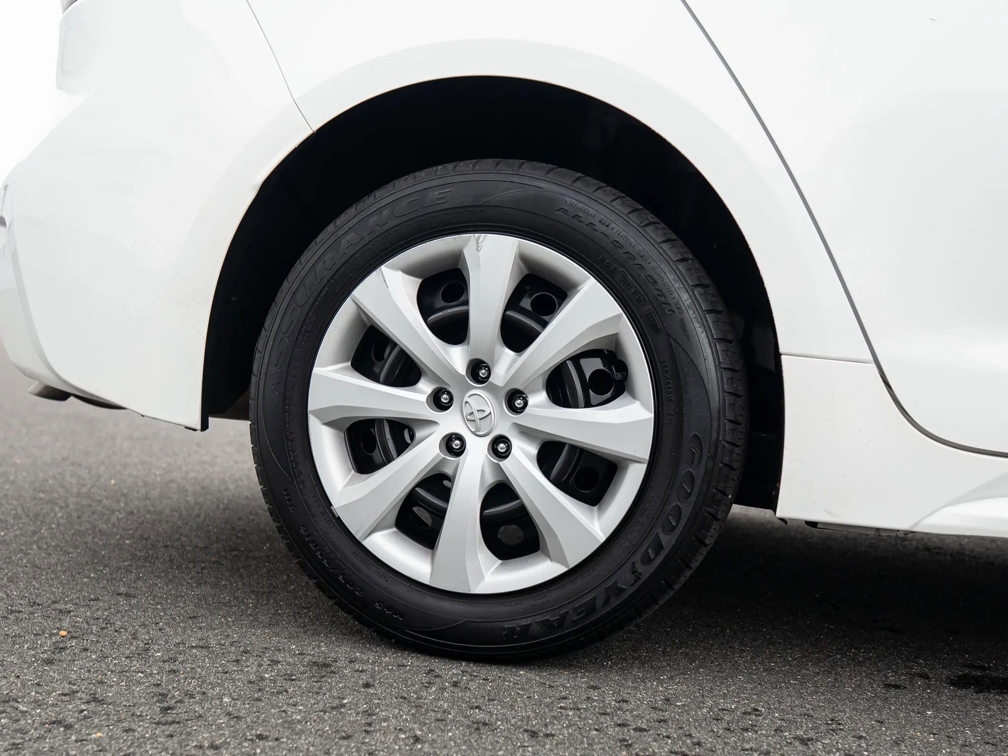 Used 2024 Toyota Corolla LE FWD image 15