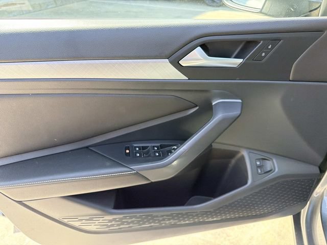 Certified 2023 Volkswagen Jetta SE w/ Panoramic Sunroof Package FWD image 13