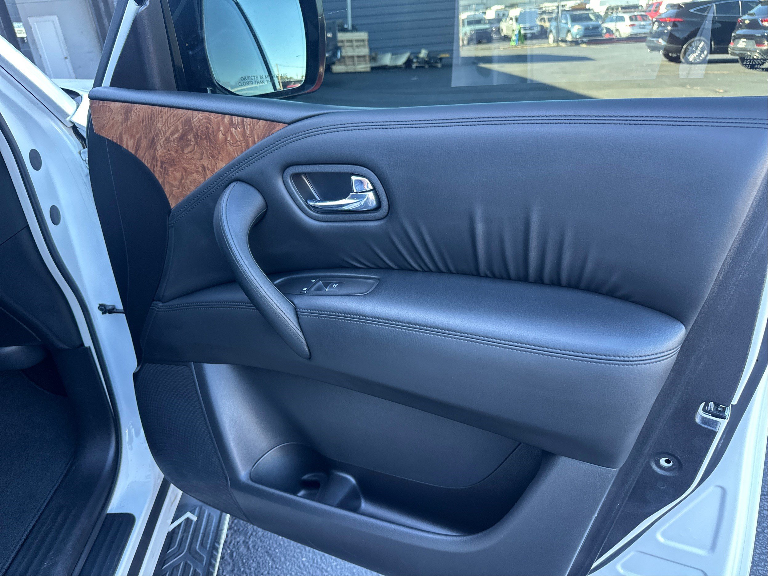 Used 2024 Nissan Armada SL AWD/4WD image 22