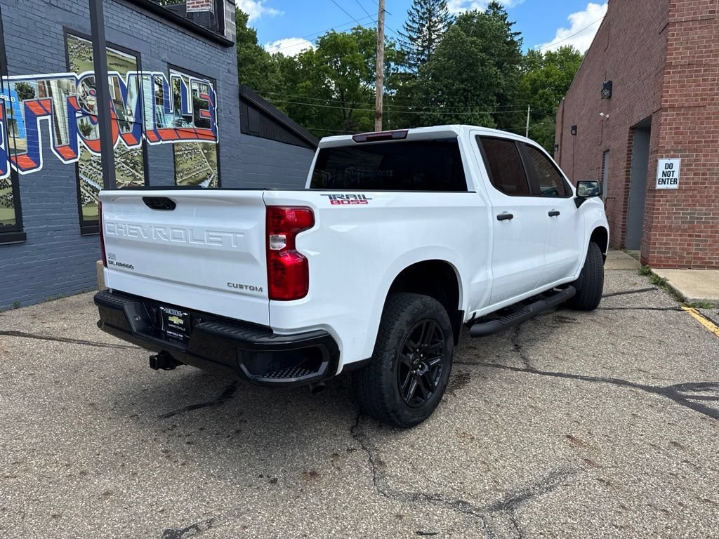 Used 2024 Chevrolet Silverado 1500 Custom Trail Boss AWD/4WD image 4
