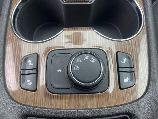 Used 2023 GMC Acadia SLE w/ Driver Convenience Package image 32