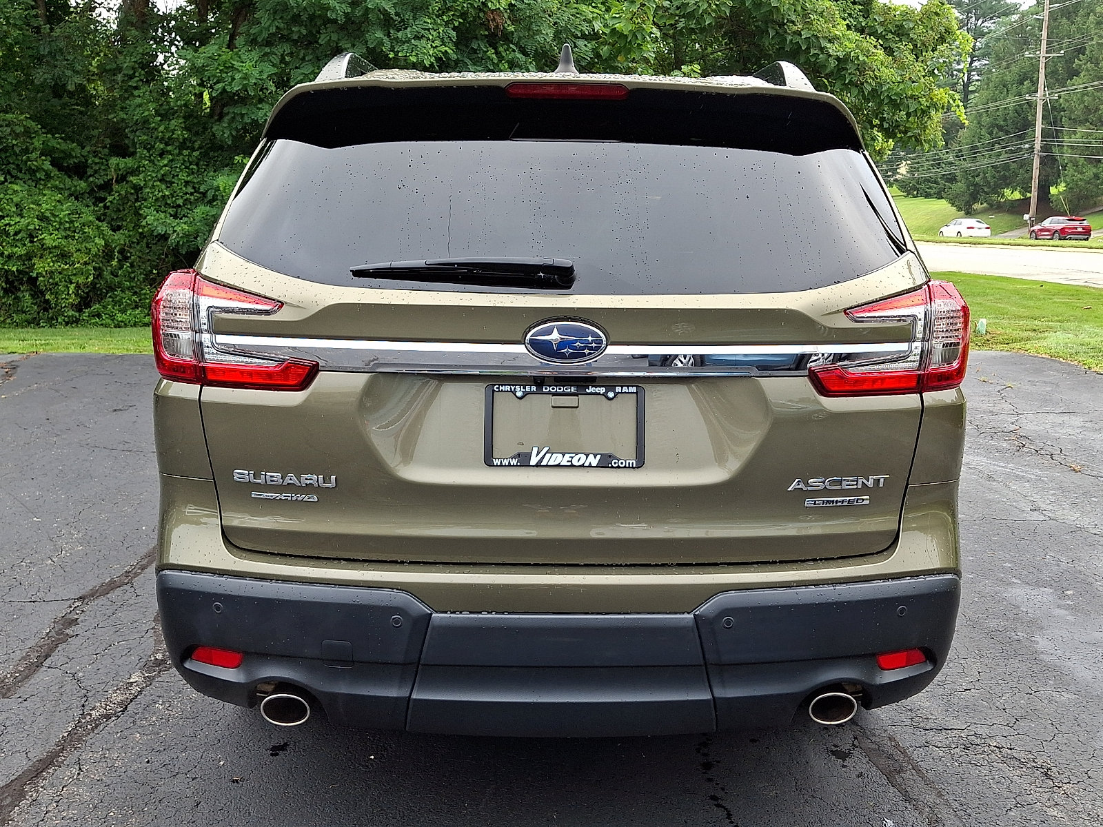 Used 2023 Subaru Ascent Limited w/ Technology Package AWD/4WD image 5