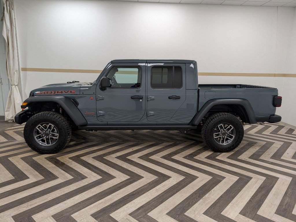 New 2026 Jeep Gladiator Mojave image 3