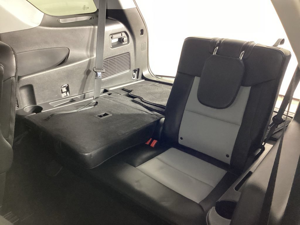 Used 2024 Ford Explorer XLT w/ Equipment Group 202A AWD/4WD image 31