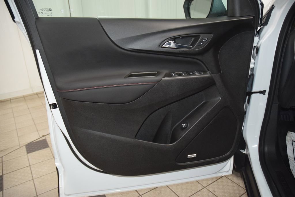 Used 2024 Chevrolet Equinox RS w/ RS Leather Package image 44