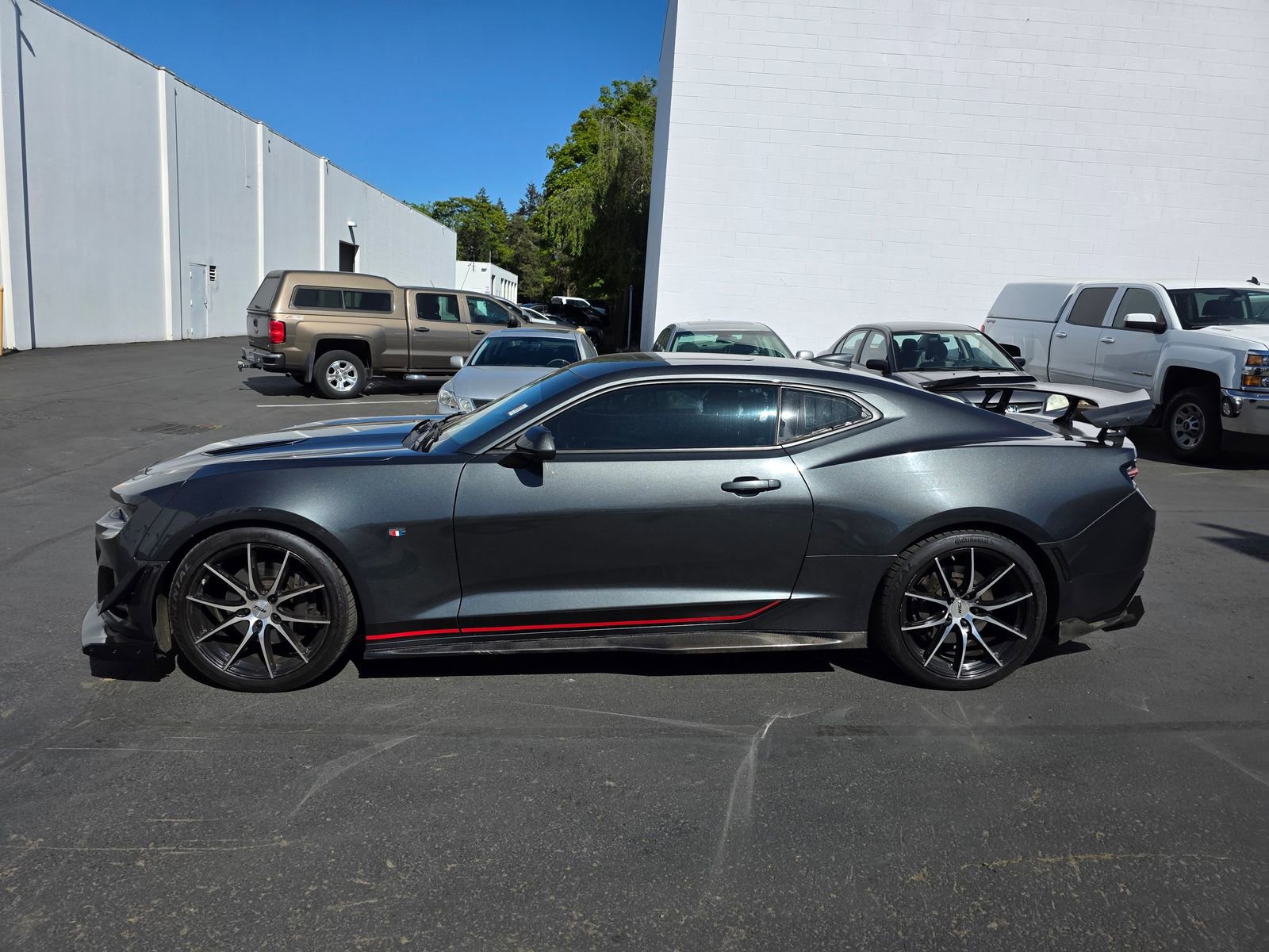 Used 2018 Chevrolet Camaro SS RWD image 8