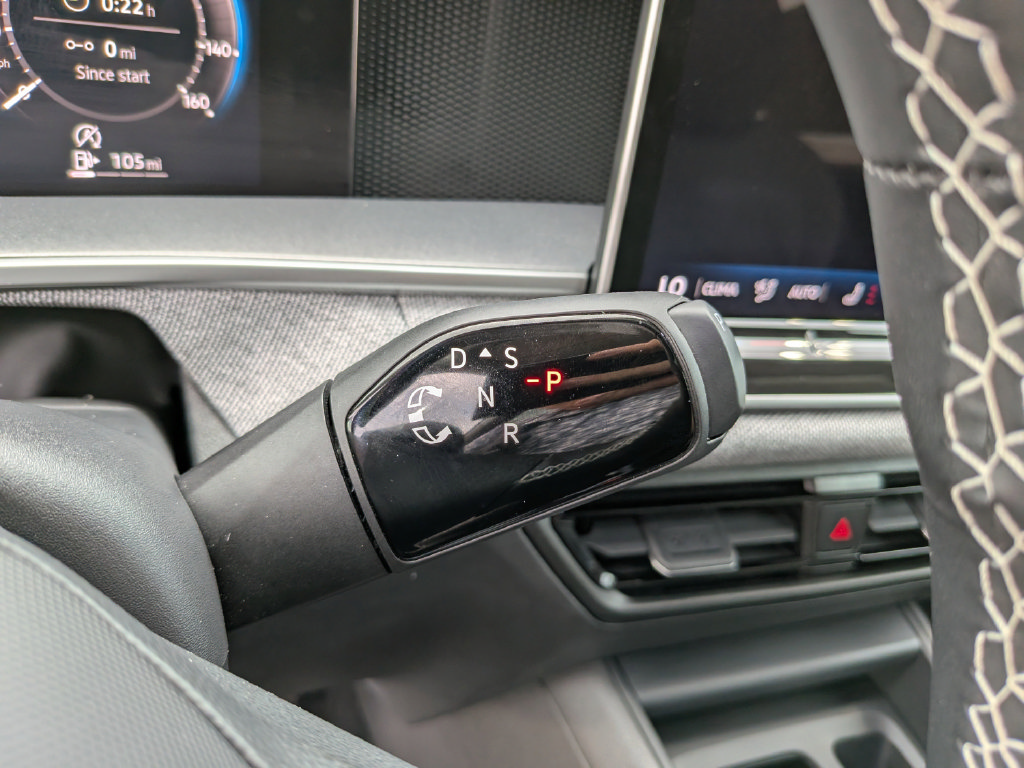 Certified 2025 Volkswagen Tiguan S FWD image 28