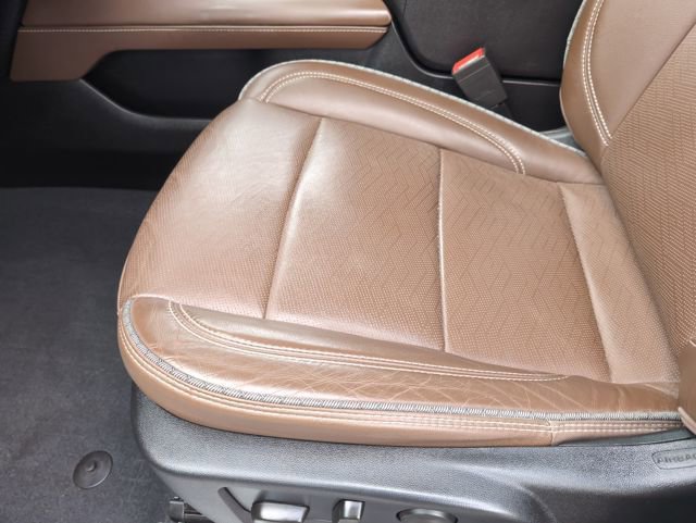 Used 2023 Chevrolet Suburban High Country image 24