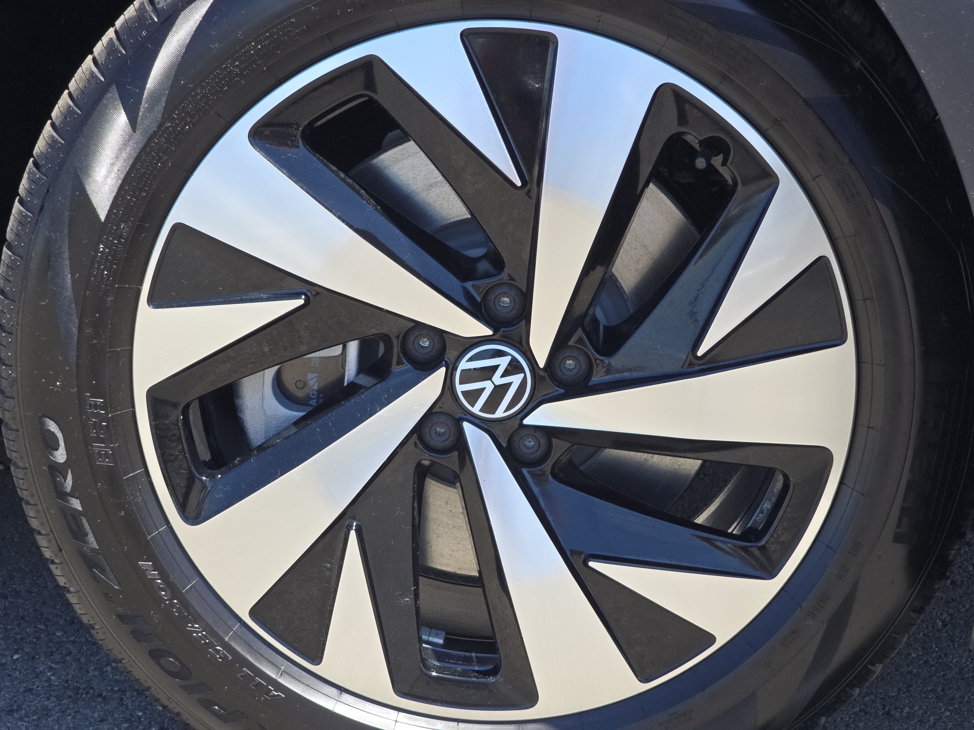 New 2026 Volkswagen ID.4 Pro RWD image 14