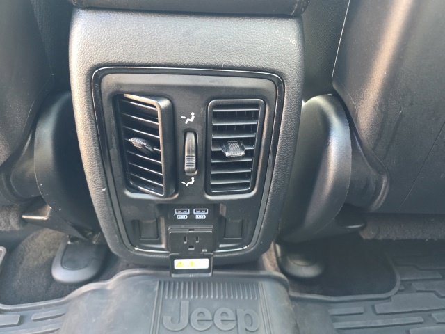 Used 2019 Jeep Grand Cherokee Limited X AWD/4WD image 16