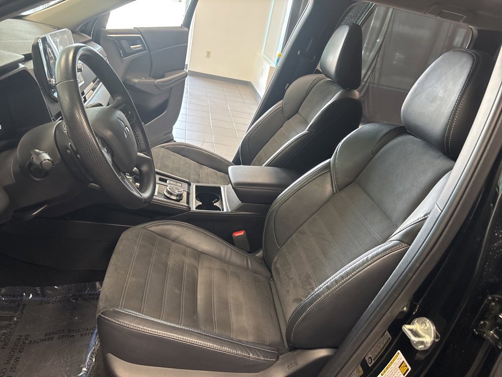 Used 2023 Mitsubishi Outlander SE image 28